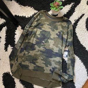 NWT Lucky Brand Camo Soft Sweatshirt Small